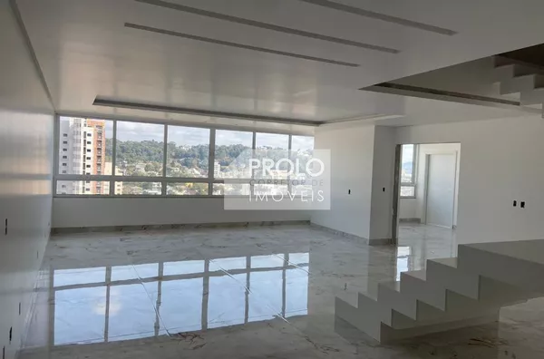 APARTAMENTO TRIPLEX NOVO (COBERTURA) NO CENTRO.