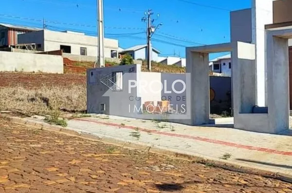 EXCELENTE CASA COM 02 QUARTOS, EM SÃO LOURENÇO DO OESTE.