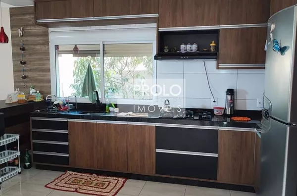 EXCELENTE CASA COM 02 QUARTOS, EM SÃO LOURENÇO DO OESTE.