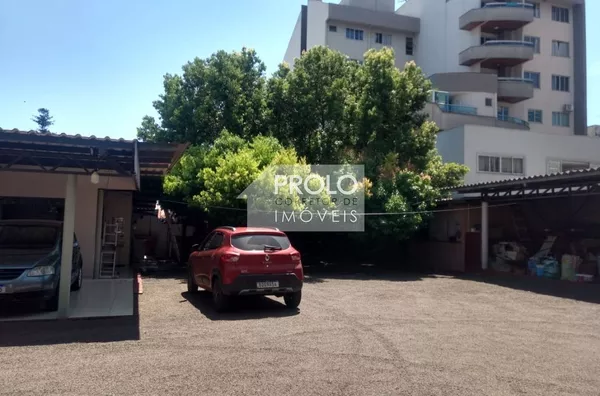 LOTE DE 1300M² NO CENTRO