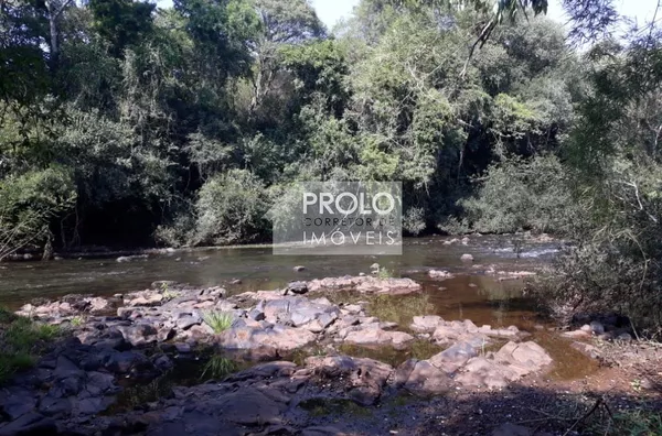 LINDA CHÁCARA DE 30.000m², COM CASA, PRÓXIMA DA CIDADE.