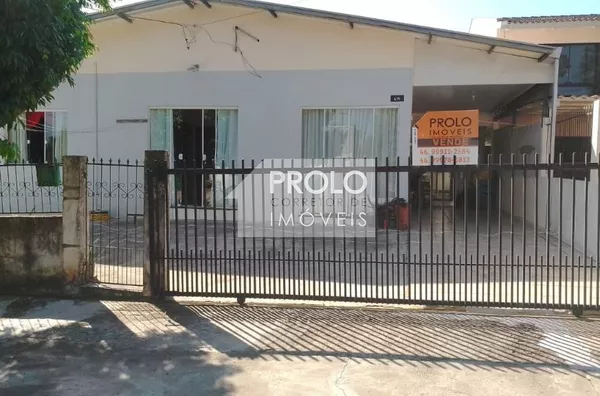 (VENDIDO) CASA COM SUÍTE + DOIS QUARTOS.