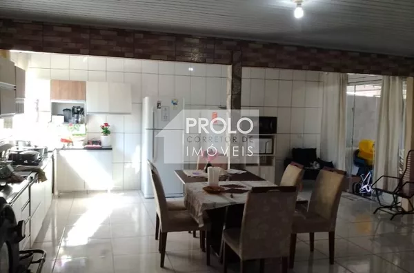 (VENDIDO) CASA COM SUÍTE + DOIS QUARTOS.