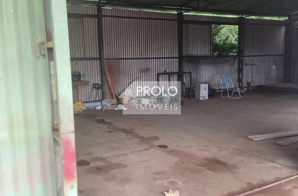 TERRENO COM 1000M², NO SANTA ROSA COM 02 CASAS E UM BARRAÇAO.
