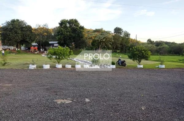 TERRENO COM 10.000m², NA ÁGUA BRANCA, A 50m DA RODOVIA.