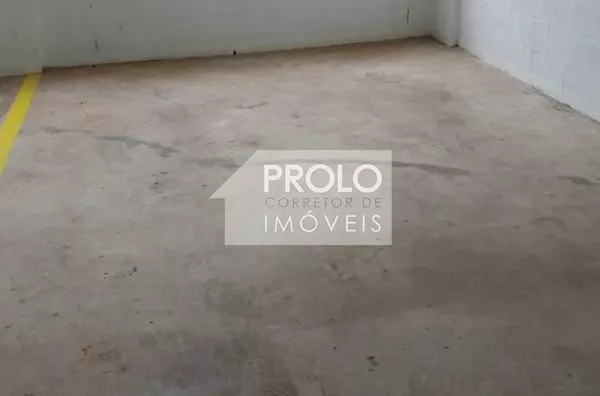 APARTAMENTO EM EDÍFICIO DE ALTO PADRÃO.