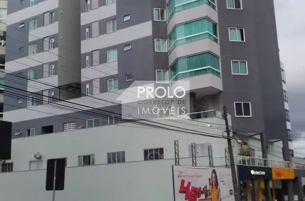 APARTAMENTO, OITAVO ANDAR, DE FRENTE PARA A AVENIDA.