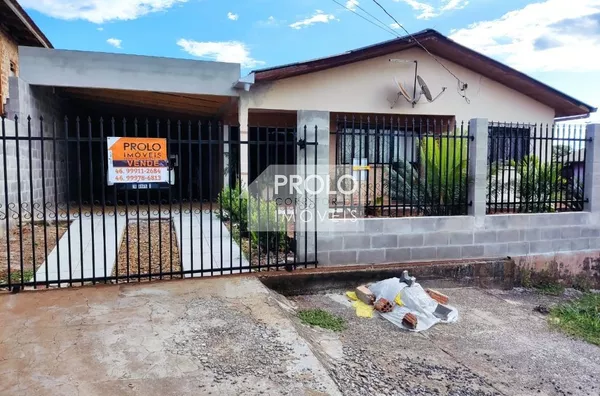 CASA COM ÓTIMA SOBRA DE LOTE, EM MARMELEIRO.