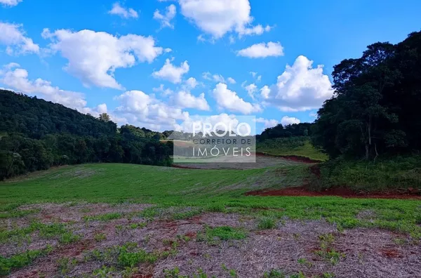 (VENDIDO) SITÍO 11 ALQUEIRES PRÓXIMO À RODOVIA.