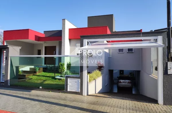 CASA COM 01 SUÍTE + 03 QUARTOS, NO BAIRRO VILA NOVA.