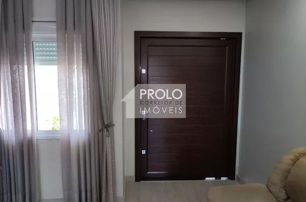 CASA COM 01 SUÍTE + 03 QUARTOS, NO BAIRRO VILA NOVA.