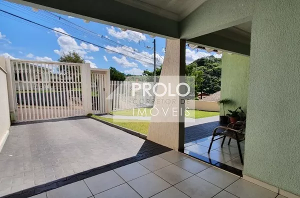 CASA DE 326M², 02 PISOS, COM 01 SUÍTE + 02 QUARTOS.