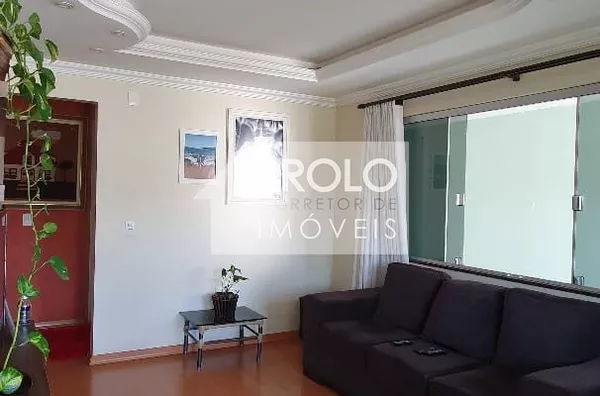 CASA DE 326M², 02 PISOS, COM 01 SUÍTE + 02 QUARTOS.