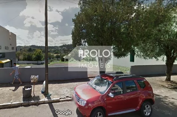 LOTE EM AVENIDA COMERCIAL, PRÓXIMO AO CENTRO.