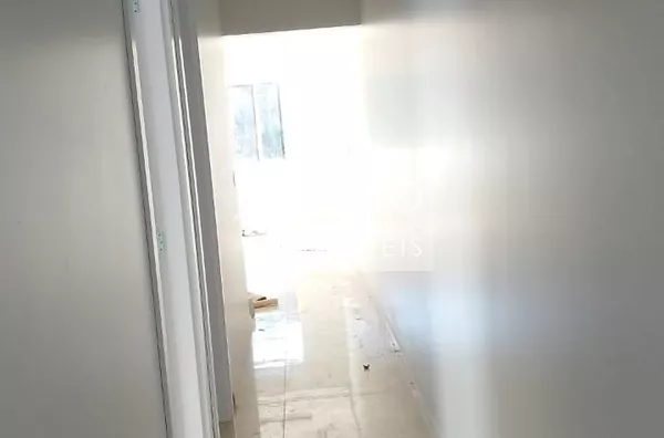 CASA NOVA COM LAJE, 1 SUÍTE + 01 QUARTO. 