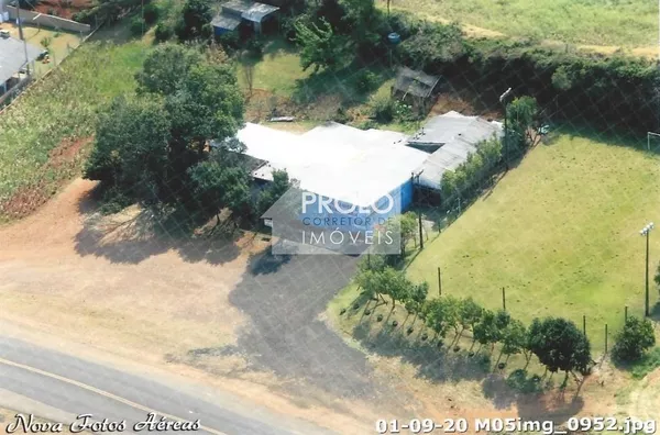 TERRENO 3.198m² NA RODOVIA, COM BARRACÃO E CASA.