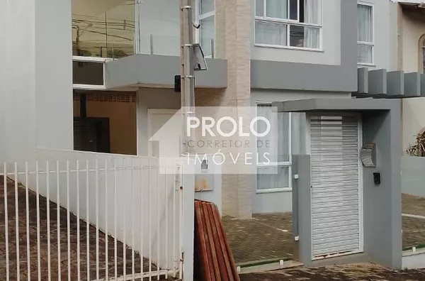 SOBRADO SEMIMOBILIADO, EM MARMELEIRO.