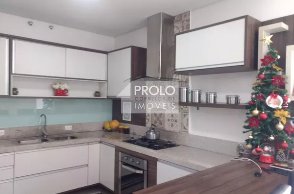SOBRADO SEMIMOBILIADO, EM MARMELEIRO.