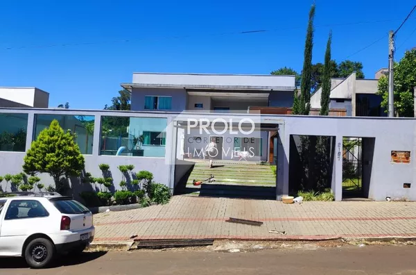 LINDA CASA NO JARDIM SEMINÁRIO.