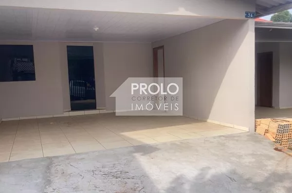 CASA DE ESQUINA COM 03 QUARTOS NO BAIRRO NOVO MUNDO
