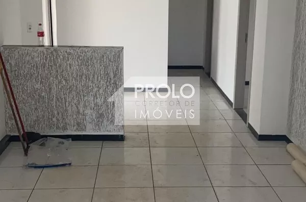 CASA DE ESQUINA COM 03 QUARTOS NO BAIRRO NOVO MUNDO