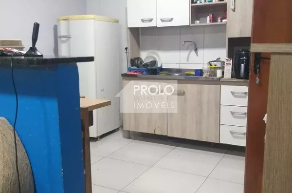 CASA COM SUÍTE + 02 QUARTOS, NO ALVORADA.