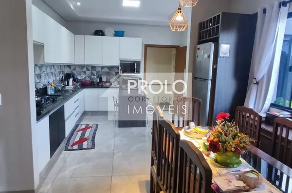 PRÉDIO COMERCIAL E RESIDENCIAL NO CENTRO!