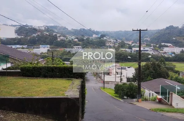 SOBRADO EM BAIRRO NOBRE