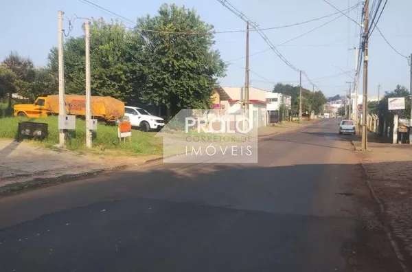LOTE BEM LOCALIZADO PARA COMÉRCIO OU RESIDÊNCIA
