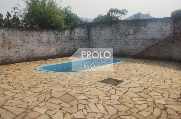 CASA COM SUÍTE E PISCINA AQUECIDA, NA CIDADE NORTE.