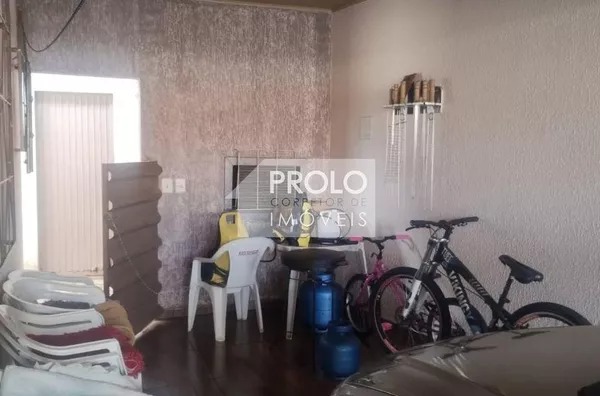 CASA COM SUÍTE E PISCINA AQUECIDA, NA CIDADE NORTE.