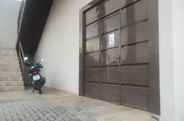 BARRACÃO INDUSTRIAL COM APARTAMENTO NO JD. ITÁLIA