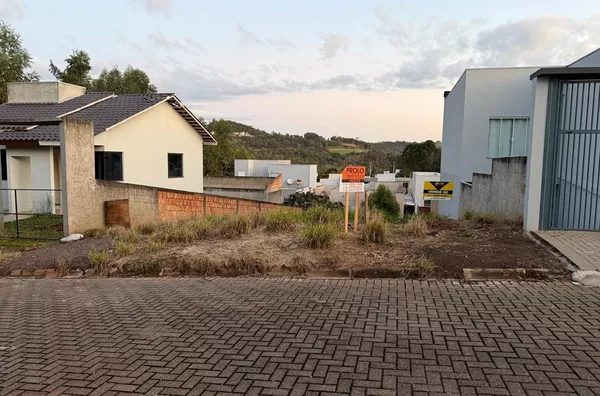 TERRENO NO LOTEAMENTO CORSO NO ÁGUA BRANCA