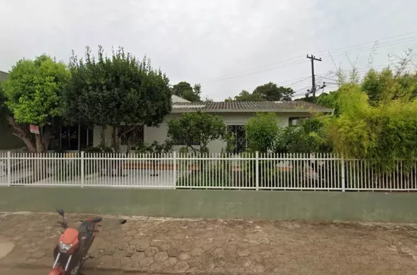 CASA EM ÓTIMA LOCALIZAÇÃO COMERCIAL
