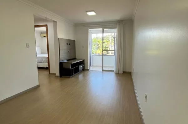 APARTAMENTO SEMIMOBILIADO COM 2 QUARTOS EM FRENTE AO PARQUE DE EXPOSIÇÕES