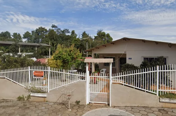 CASA EM ÓTIMA LOCALIZAÇÃO COMERCIAL