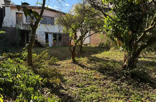 LOTE URBANO COM CASA DE MADEIRA ANTIGA, NO BAIRRO VILA NOVA - Foto 6