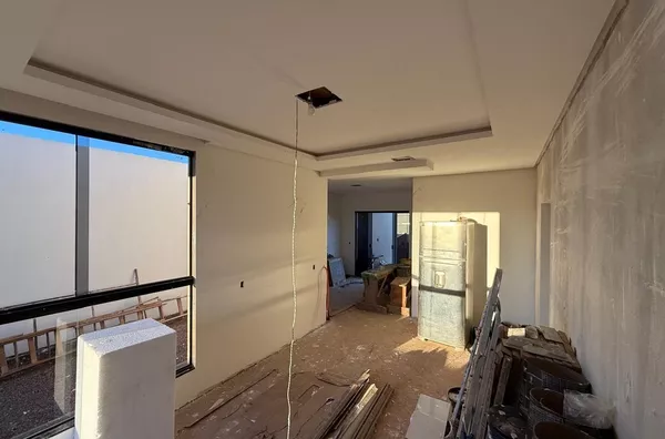 CASA DE ÓTIMO PADRÃO NO LOTEAMENTO CESARI. - Foto 2