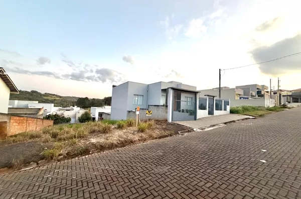 TERRENO NO LOTEAMENTO CORSO NO ÁGUA BRANCA