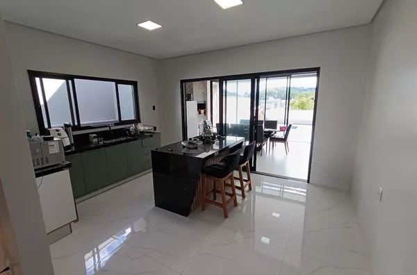 CASA NOVA DE ALVENARIA EM ALTO PADRÃO COM 02 SUÍTES - Foto 5