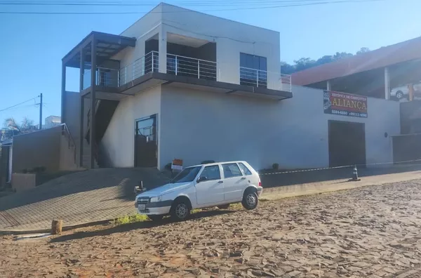 BARRACÃO INDUSTRIAL COM APARTAMENTO NO JD. ITÁLIA