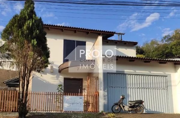 SOBRADO DE ESQUINA NO BAIRRO INDUSTRIAL
