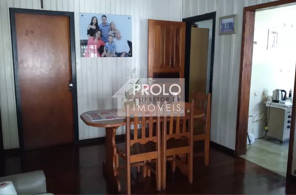 CASA PERTO DO CENTRO COM TERRENO DE 734M²
