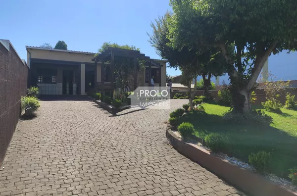 CASA NA CANGO, PRÓXIMA DO CENTRO. - Foto 2