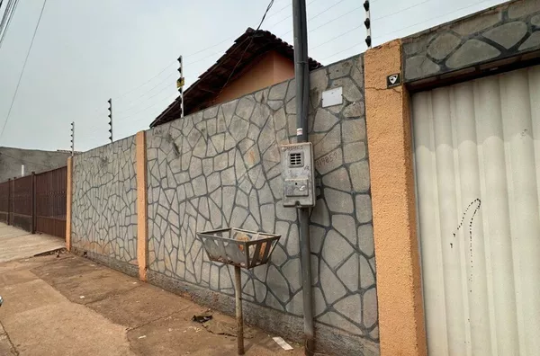 VENDO CASA NO BAIRRO SÃO MATHEUS, EM VARZEA GRANDE - MT