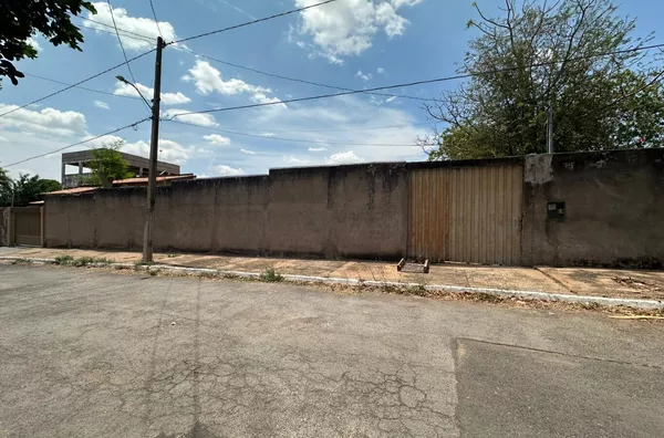 Terreno à venda atrás do Shopping Estação!