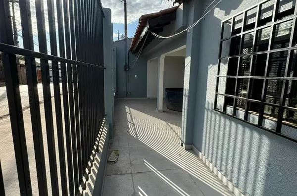 VENDO CASA LOCALIZADA NO BAIRRO TIJUCAL, CUIABA-MT
