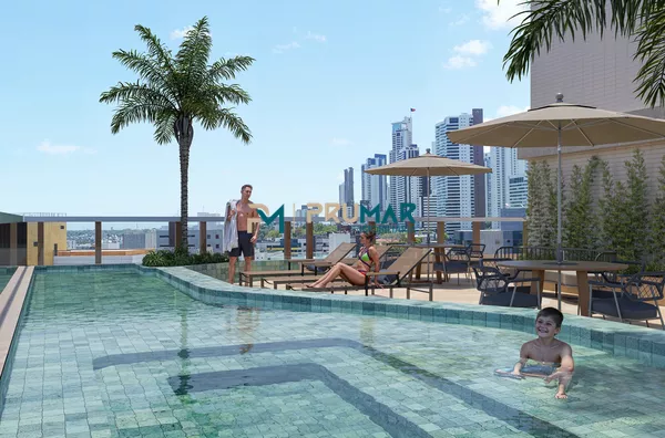 Piscina com vista do mar