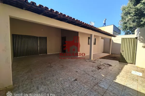 Casa para aluguel, 3 quarto(s),  Santa Mônica, Uberlândia