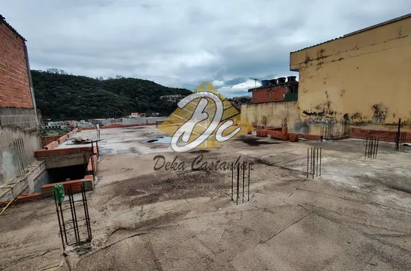 Terreno com construção - Jd. Silva, Embu Das Artes
